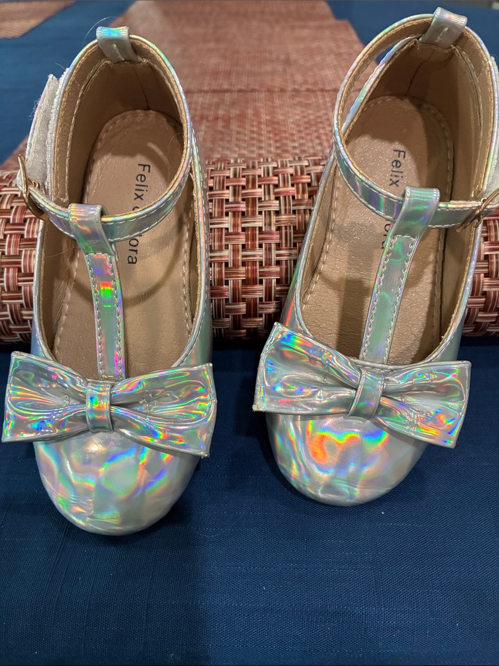 Girls' Iridescent Bow T-Strap Dress Shoes - Silver Holographic